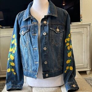 BAGATELLE LEMMON EMBROIDERED BLUE DENIM JEAN JACKET SZ M
